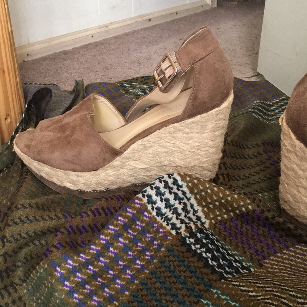 Shoes - Picture 3 of 5